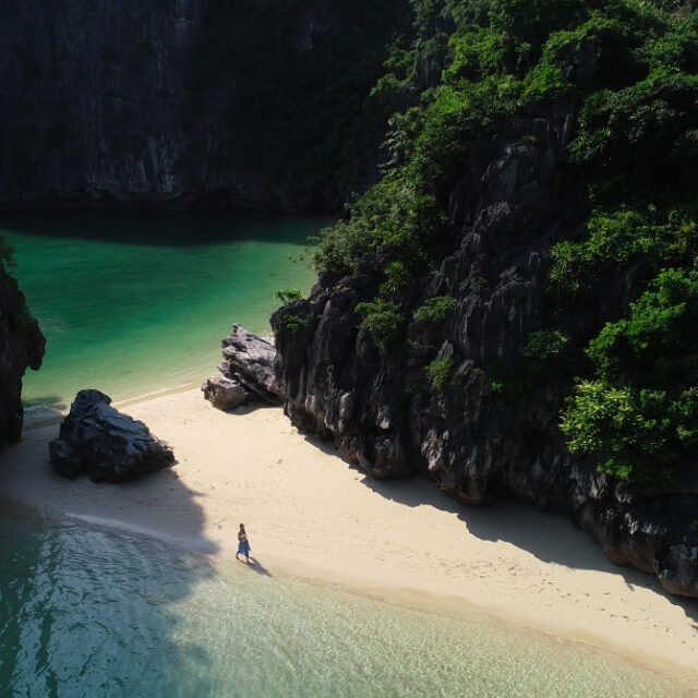 https://vietnamphototravel.com/wp-content/uploads/2018/09/Beach-640x640.jpeg