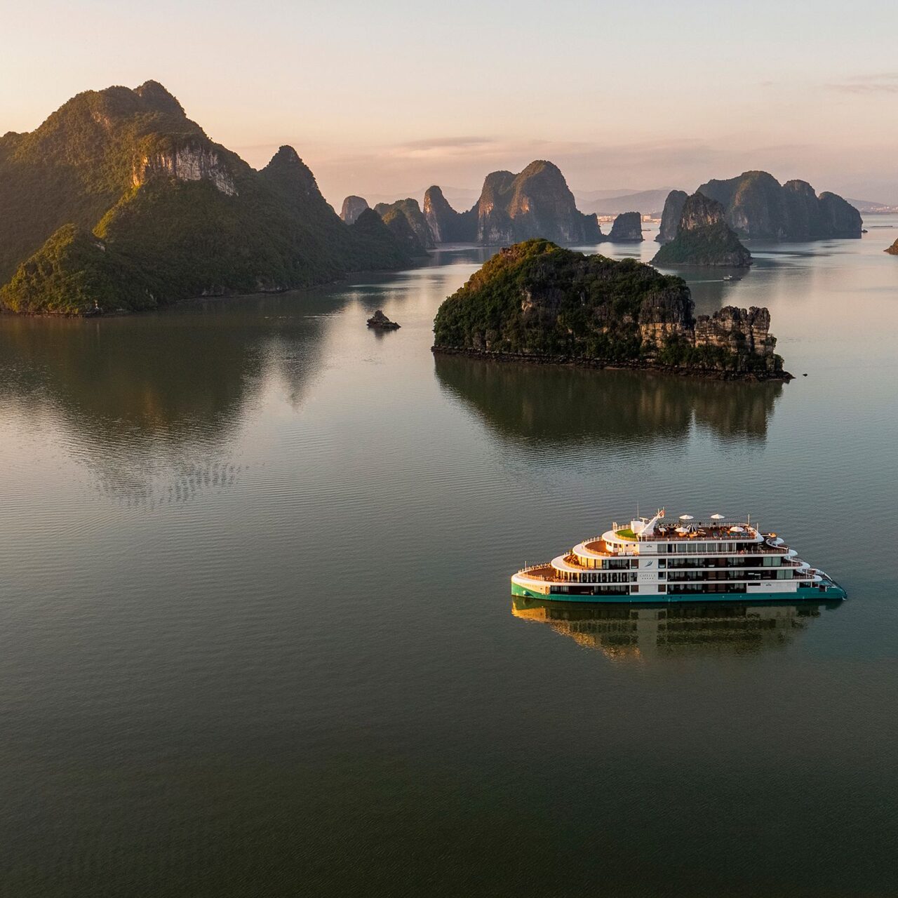 Halong Bay Overnight Cruise
