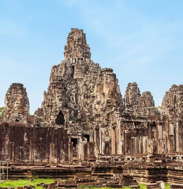 https://vietnamphototravel.com/wp-content/uploads/2026/01/28357041-bayon-temple-siem-reap-e1714665672711-640x659-1.webp