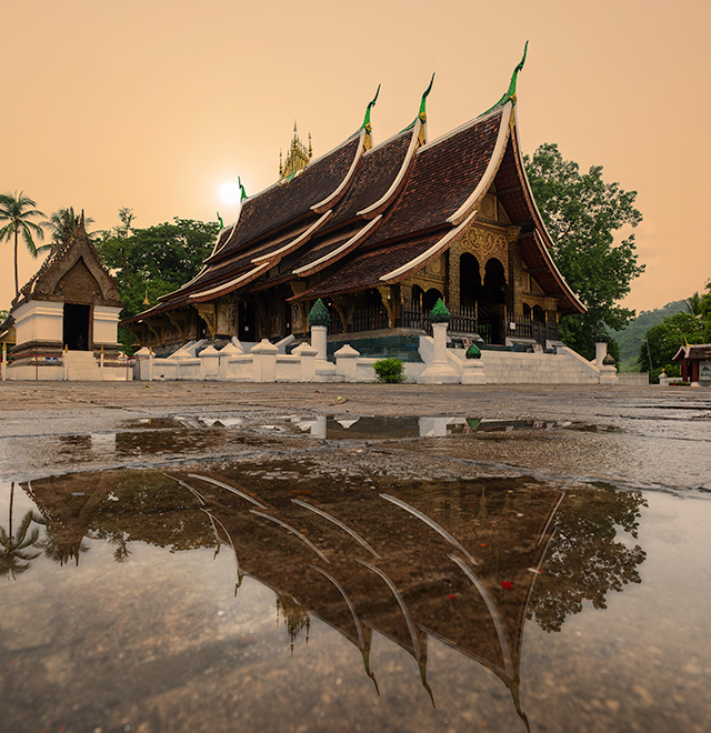 https://vietnamphototravel.com/wp-content/uploads/2026/04/vat-xieng-thong-temple.jpg