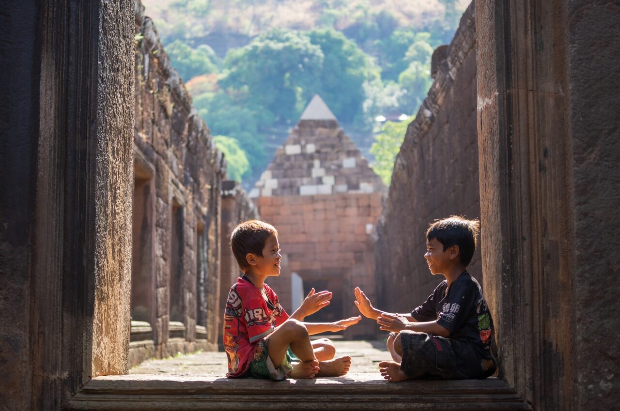 Children in wat phou temple