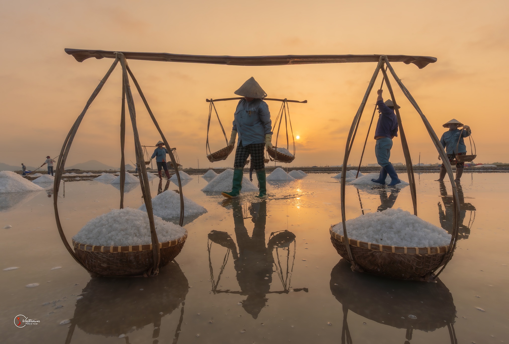 Make salt at Doc Let Beach