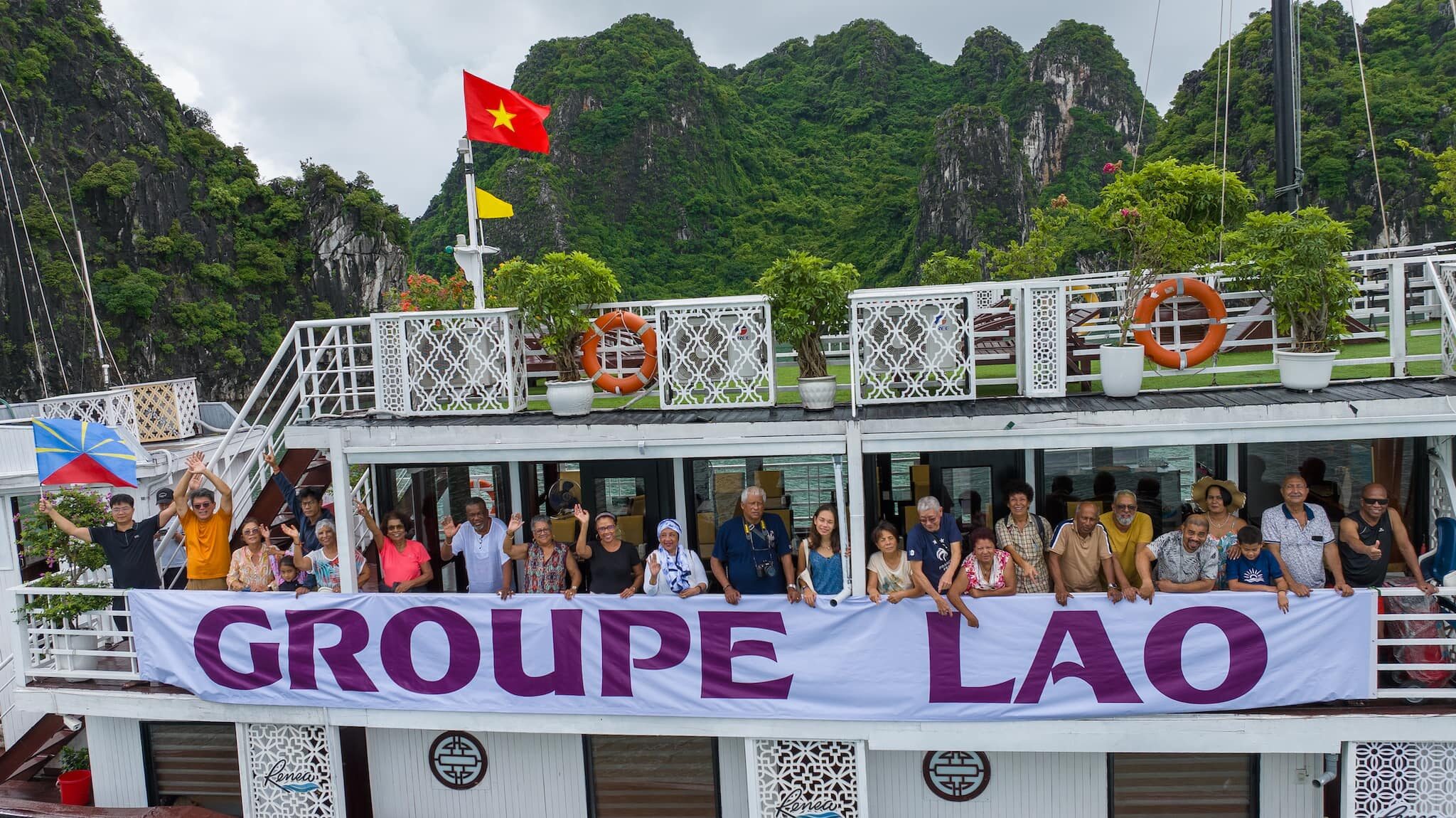 https://vietnamphototravel.com/wp-content/uploads/2026/05/group-lao-e1777879680806.jpg