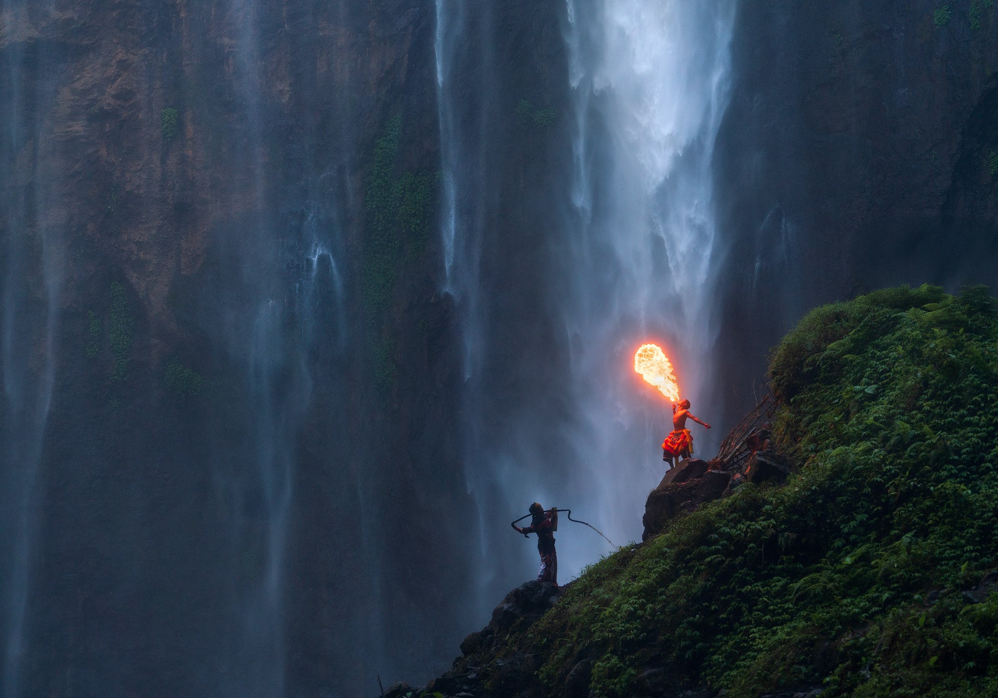 tumpa sewu https://vietnamphototravel.com/wp-content/uploads/2026/05/tumpa-sewu.jpeg